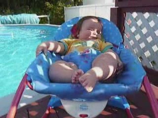 2009-08-15 Rafael sur le bord de la piscine