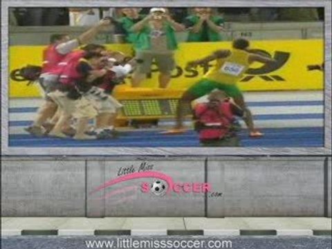 Usain Bolt Smashes 100m World Record Berlin 2009