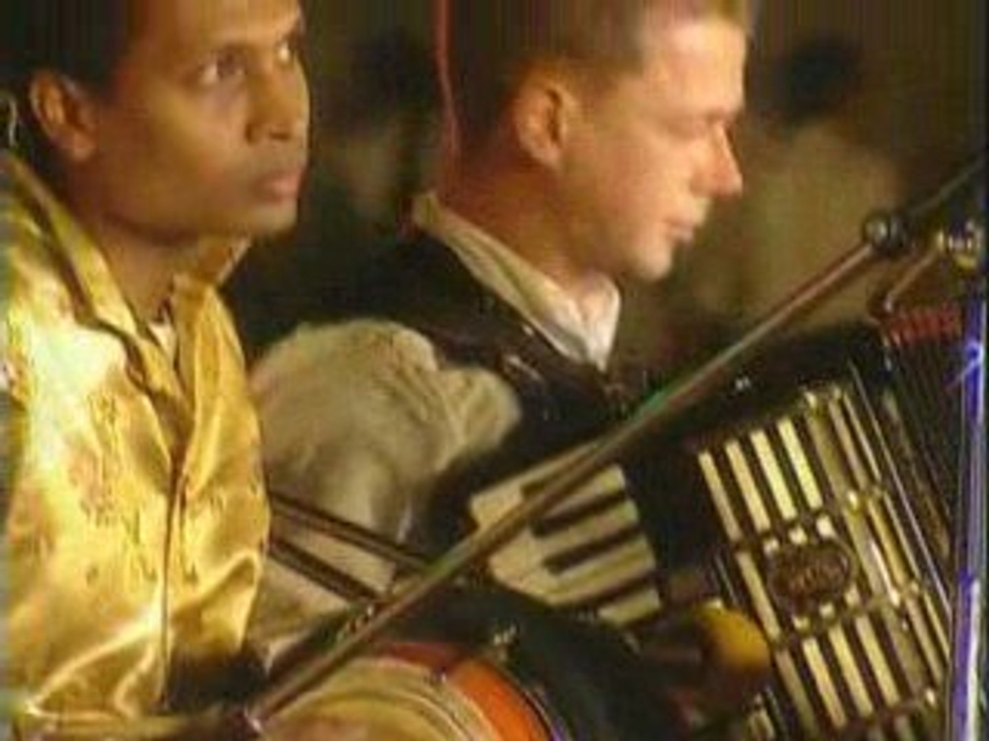 ⁣Ololong - Gülay Princess & The Ensemble Aras - Japanese song