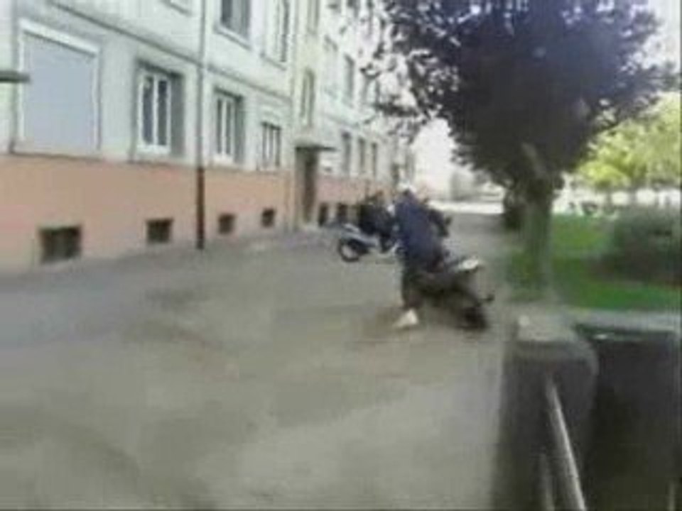 dazi daz et poltergeist (partire d'ici)