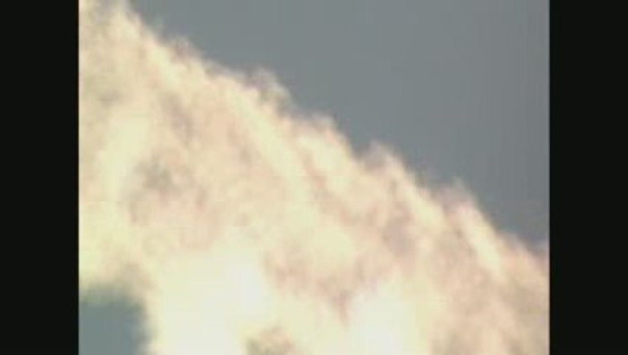 Chemtrails and hundreds of UFOs August 15 2009 Video