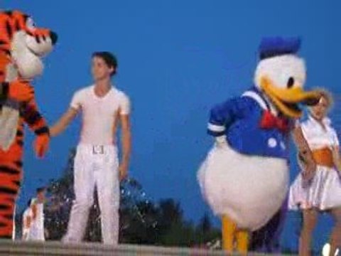 mickey's magical party time : la Hola avec Donald