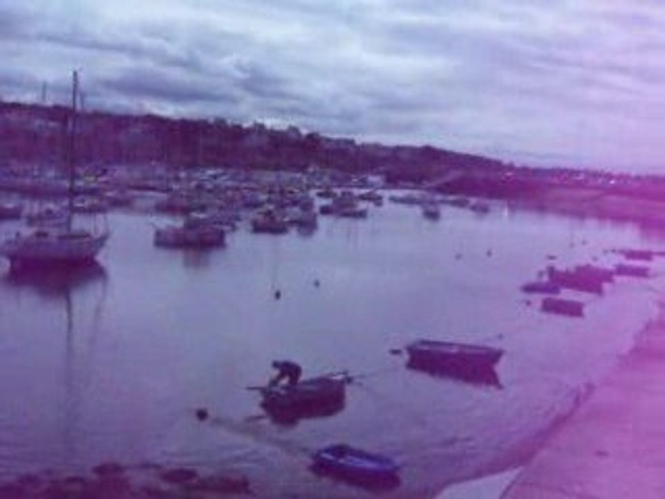 CONCARNEAU....ON RENTRE A LA "GODILLE"