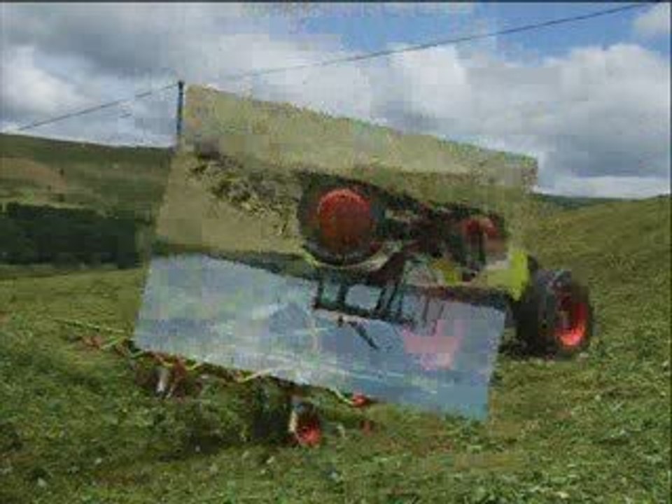 La Fenaison de l'élevage Fournier : elevage salers