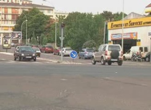 Le boulevard Pompidou sous les pelles (Troyes)