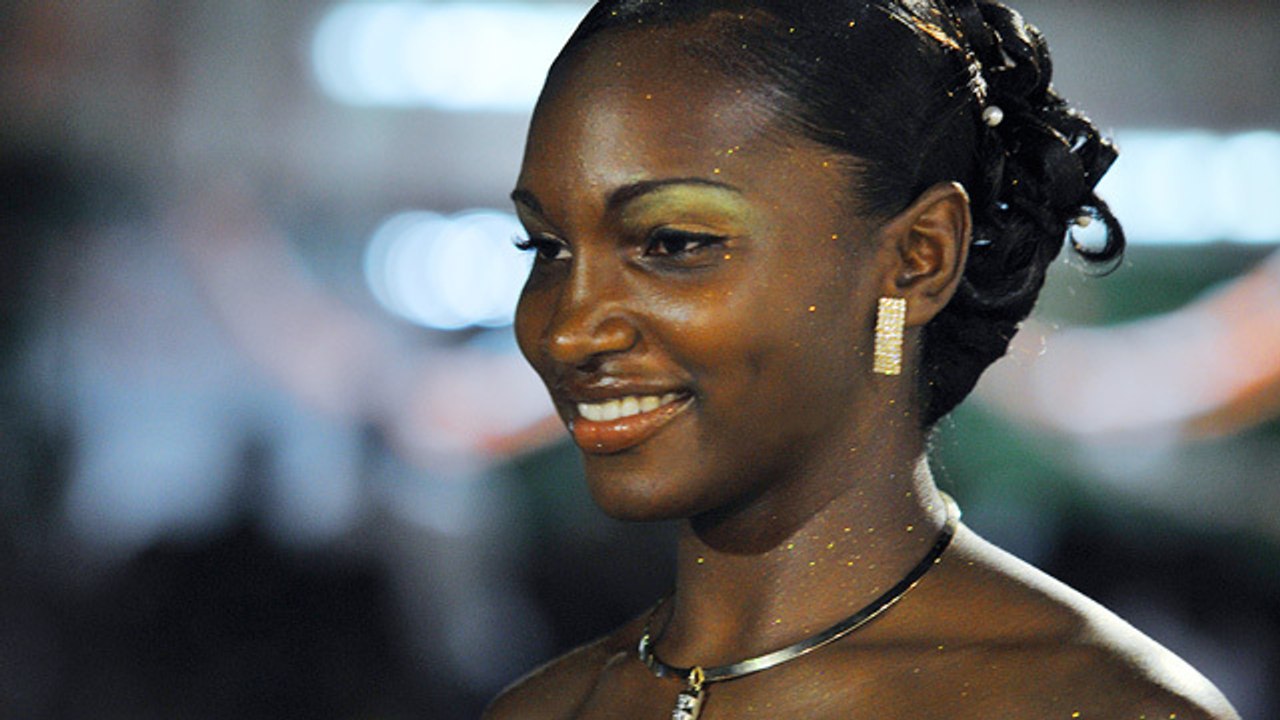 Election de la Miss Saint-Laurent en tenue de soiree