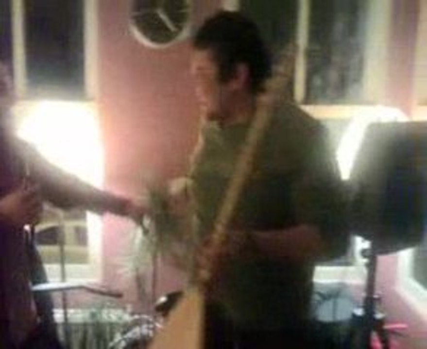 Serdar Sevinç  - Gitar & Saz & Makara (Sahne Performansı)