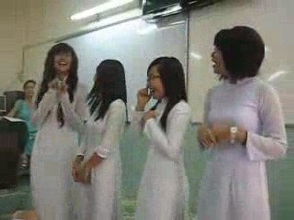 Best scene than ever in 10D3's Literature class Part 1/5