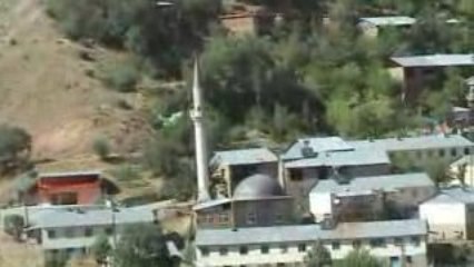 Başbağlara köyüne karşıdan bakış