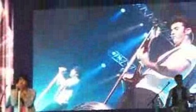 Fly with me Jonas Brothers 14.06.09 Zénith PARIS.