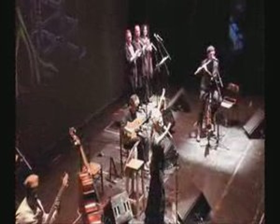 Un gato en la Luna - La llama de la candela