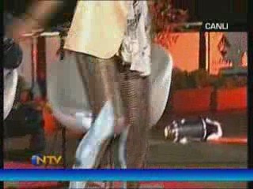 Burcu Gunes - Mutluyuz ( Yaz Gecesi 18.08.09 )