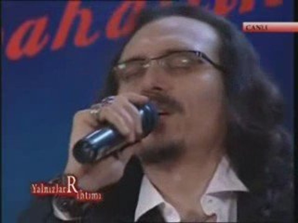 Deniz Eteke - Acilara Tutunmak