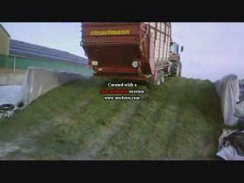 le renault ares 630 rz avc l'autochargeuse