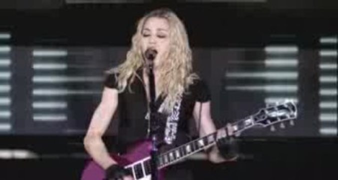 Madonna - Borderline (Sticky & Sweet Tour)