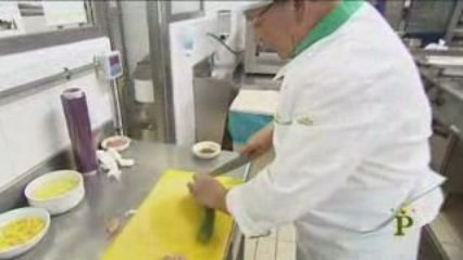 Lomos de Baila rellenos de gambas con cremoso de patata