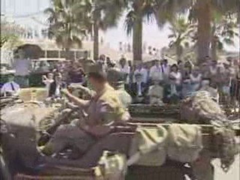 Cavalaire 15 Août Défilé de Véhicules Militaires