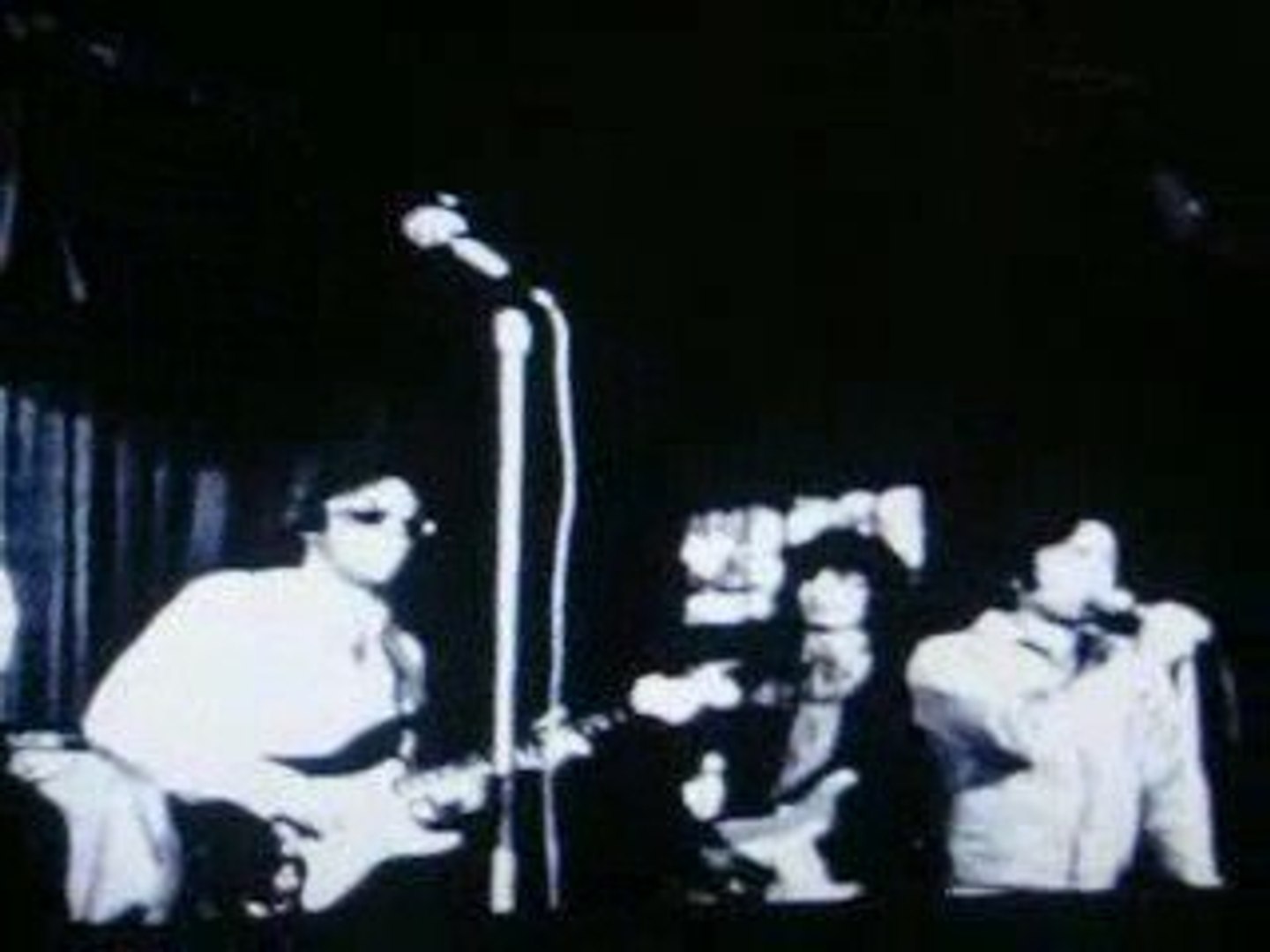 ⁣johnny hallyday j ai pleure sur ma guitare 1974