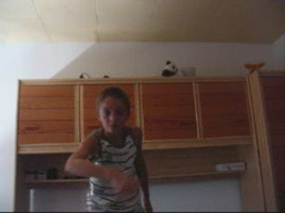 tour de magie:deshabillage rapide sans les mains