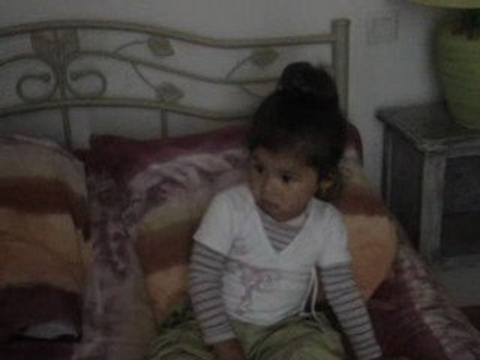 Maeva qui danse sur de la bonne zik