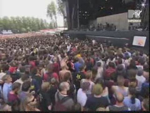 Queens Of The Stone Age Feat Dave Grohl - No One Knows Live