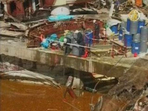 После аварии на сибирской ГЭС в Енисей вытекло масло