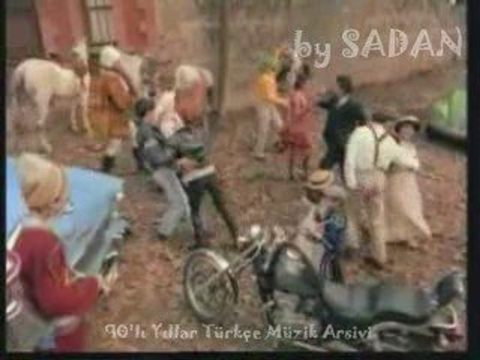 Demet sağıroğlu - Arnavut kaldırımı (www.radyodoksan.com)