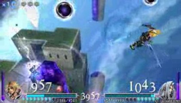 Dissidia : Final Fantasy Tidus contre Séphiroth