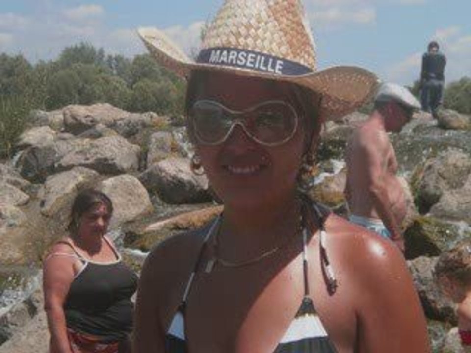 a la riviere