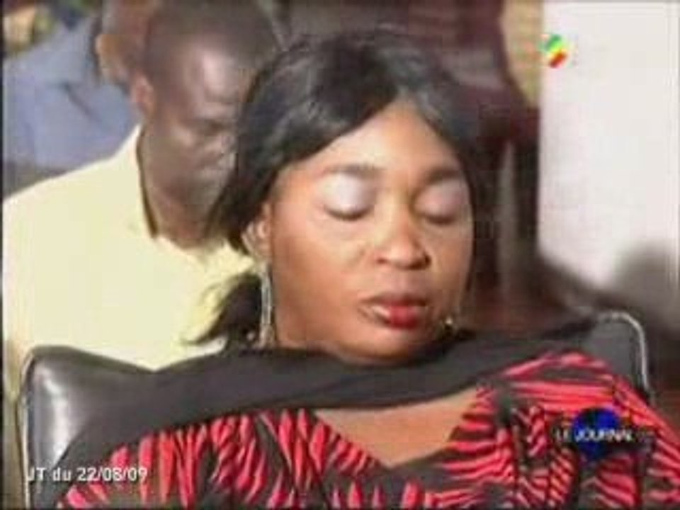 Adélaïde Mougani rencontre les artisans à Brazzaville