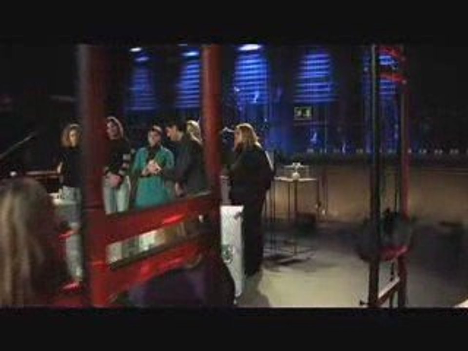 Mentalist Joan Monse Performing "Makibishi"