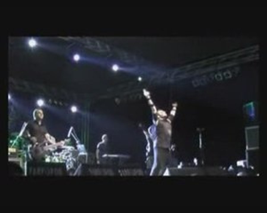 MAKiNE - 05 They Don't Care About Us (Michael Jackson cover)