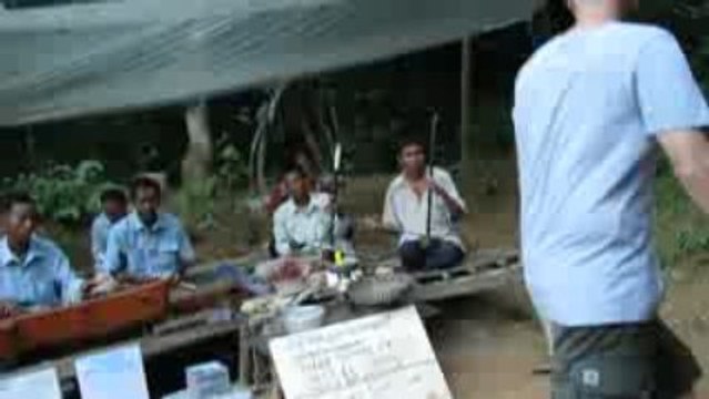 Cambodgiens musicien victimes de mines vietnamiennes