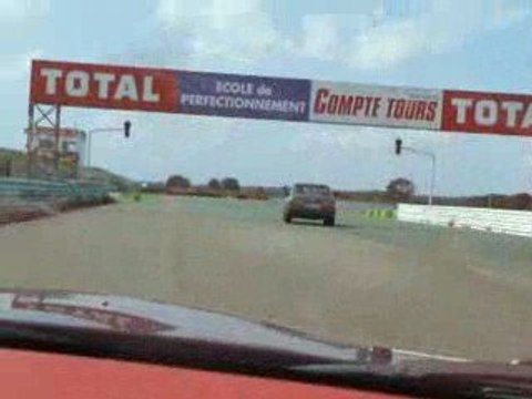 En e28 sur le circuit d'Abbeville