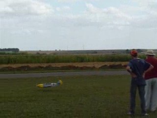 Atterrissage Me 109  d'Eric C suite a la perte d'une roue