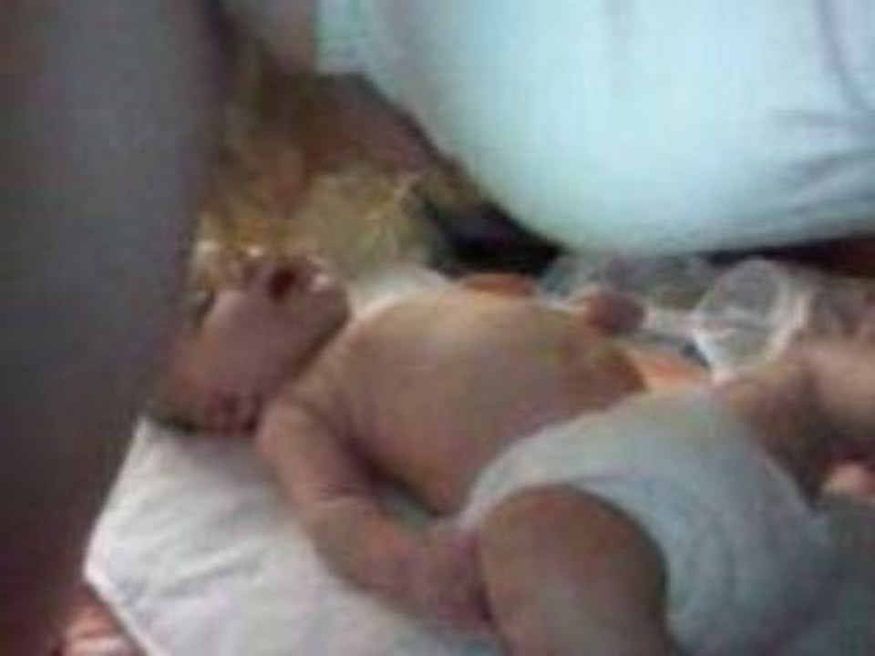 carresse héloïse avec mes cheveux