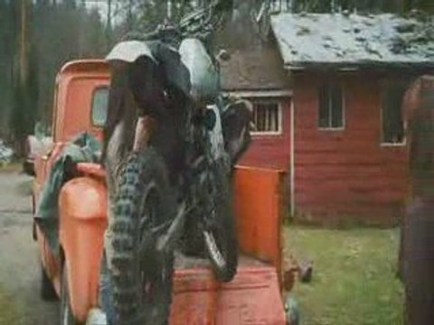 The Twilight Saga: New Moon (Theatrical Trailer/Featurette)