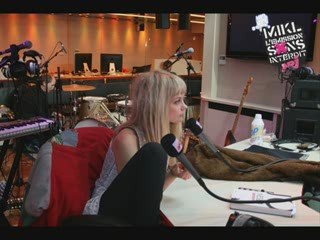 the asteroids galaxy tour sur nrj dans LESI part.2