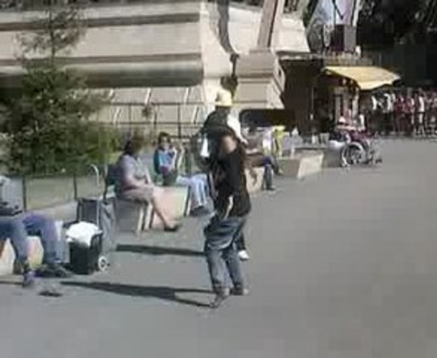 Natley DmO pied nu a paname