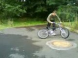 tentative footjam tail whip