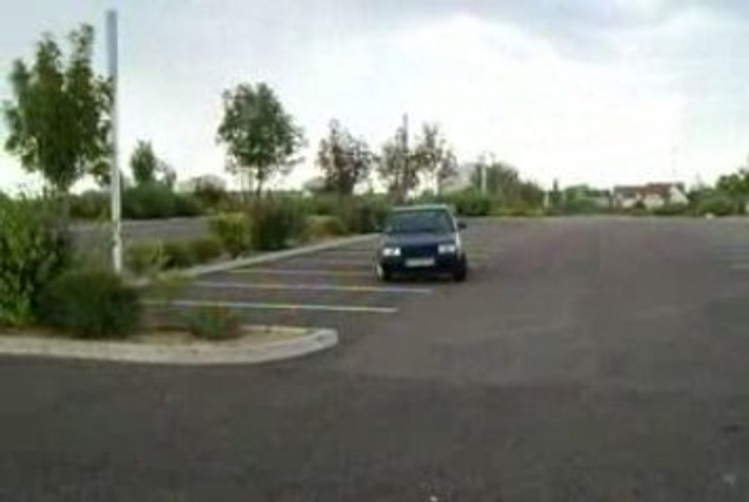 Premier essai de LOLA en mini-slalom XD