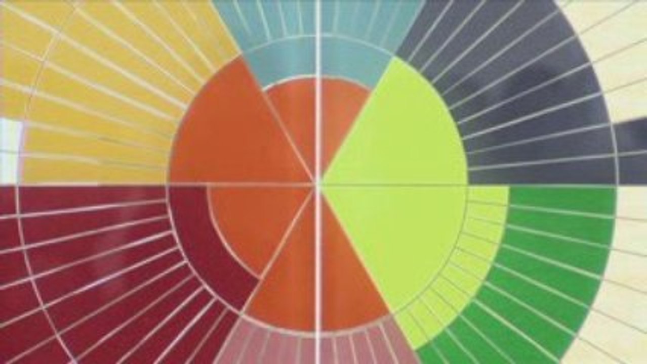 Thomas Heatherwick exhibits the Lamp-post Chandelier at the