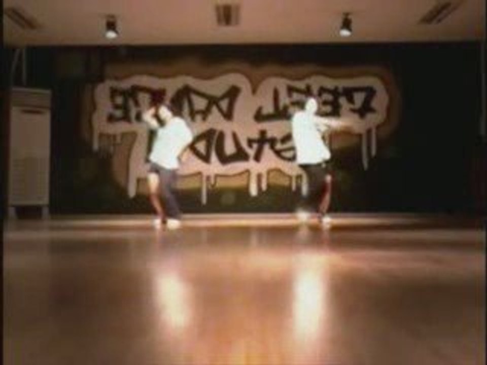 Chae Yeon - Shake dance steps