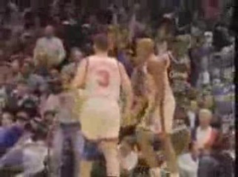 Shaquille O'Neal Breaks Down The Backboard AGAIN!!!, basket