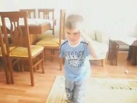 mehmethan sivas halayı oynuyor