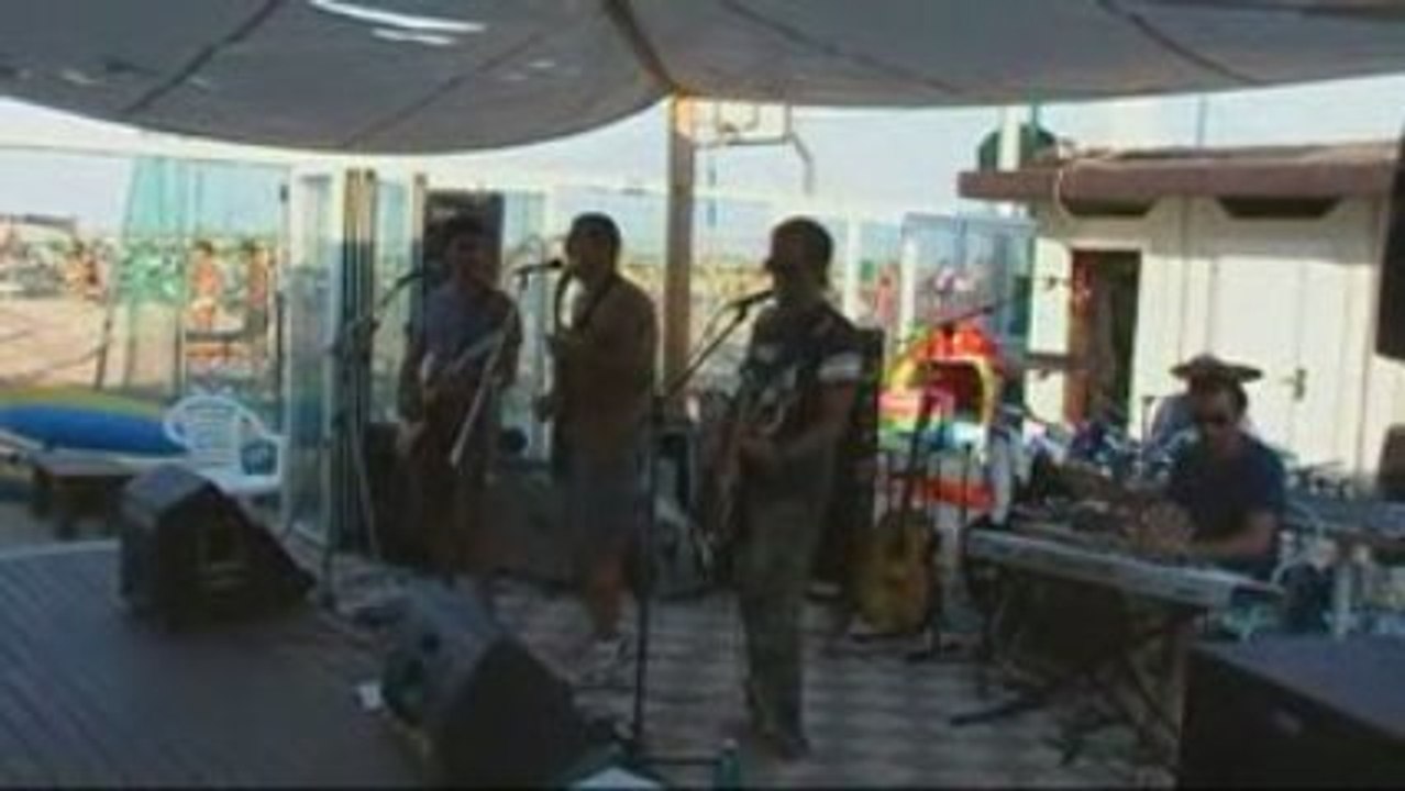 Velcro live
