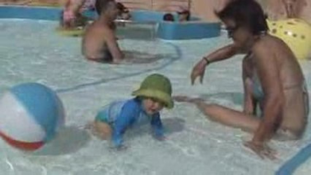 dans la piscine