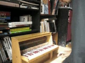 BERCE toy piano jouet michelsonne 37