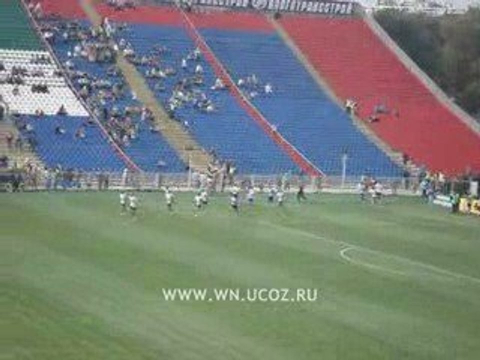 Игроки Крыльев благодарят болельщиков майками Respect