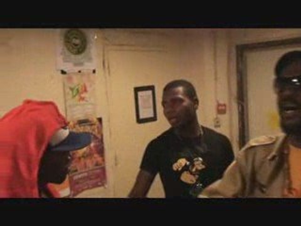 1 Journée Au Studio avec Emie Okito